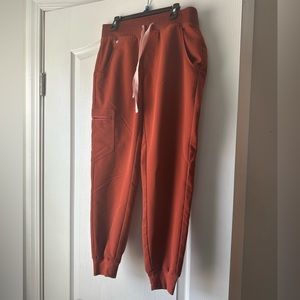 Figs Zamora Jogger - S Petite - Auburn